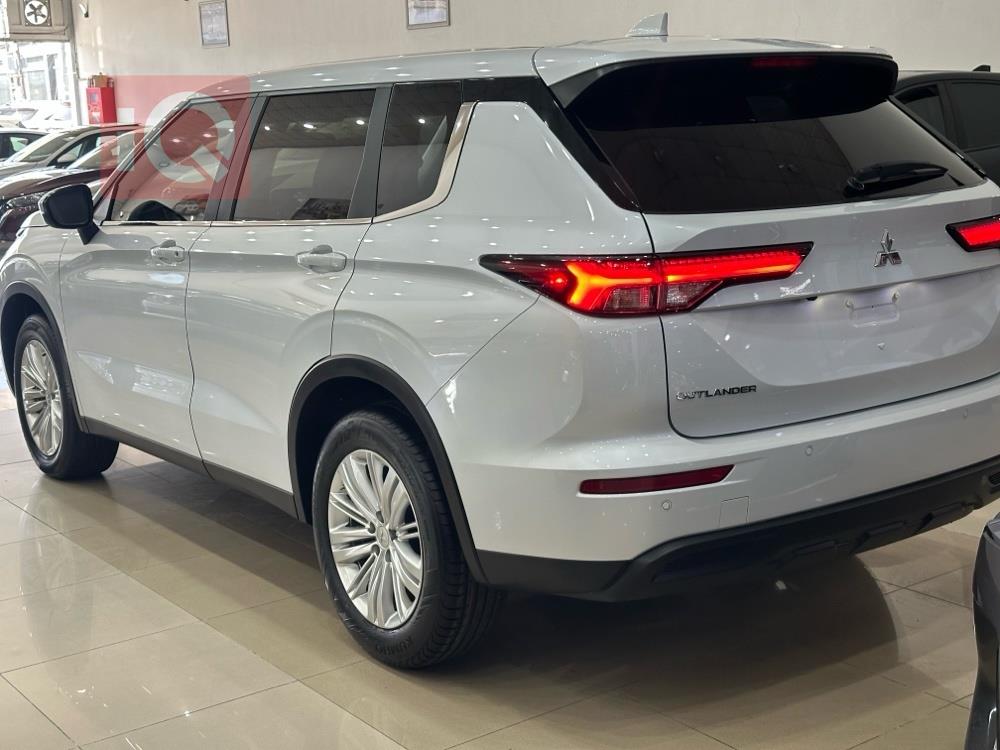 ميتسوبيشي اوتلاندر